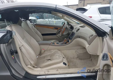 2005 Mercedes-Benz Sl 500 z USA, uszkodzony, nr VIN WDBSK75F35F099084